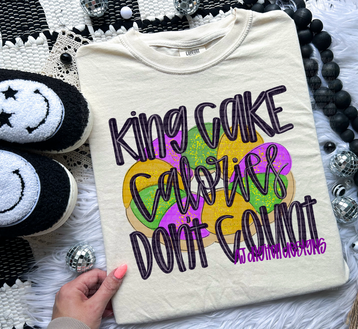 King cake calories don’t count (black)
