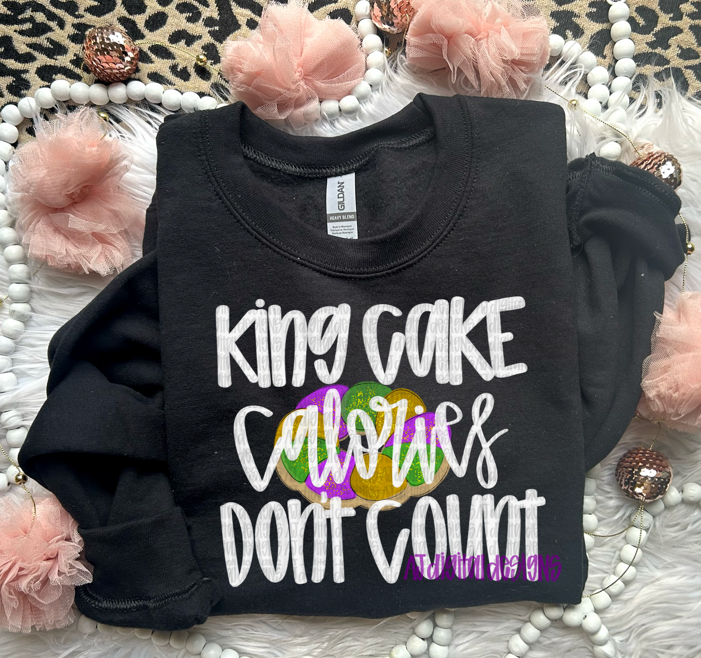 King cake calories don’t count (white)